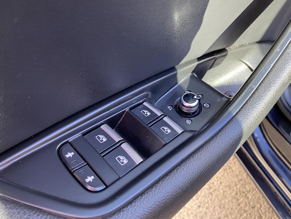 Audi A4 2.0 TDi S-line