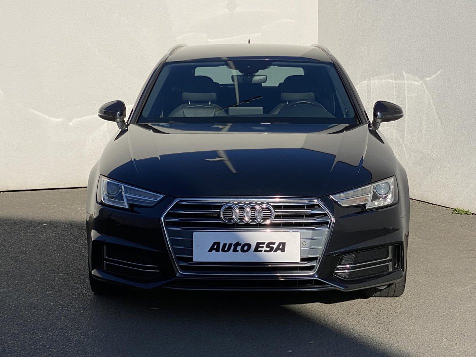 Audi A4 2.0 TDi S-line