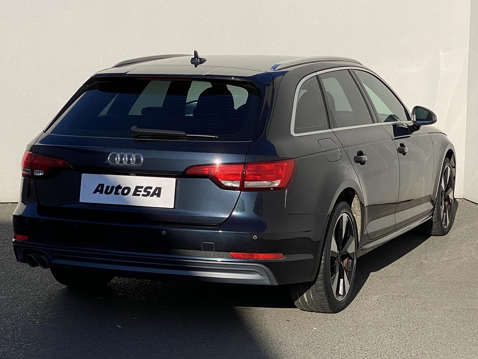 Audi A4 2.0 TDi S-line
