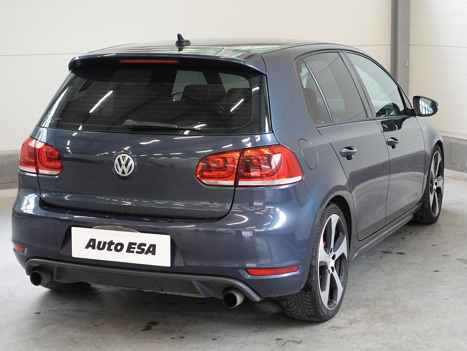 Volkswagen Golf 2.0 TSI GTi