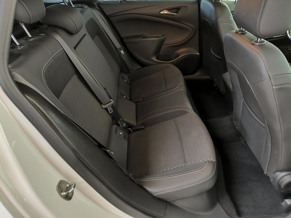 Opel Astra 1.6CDTi 