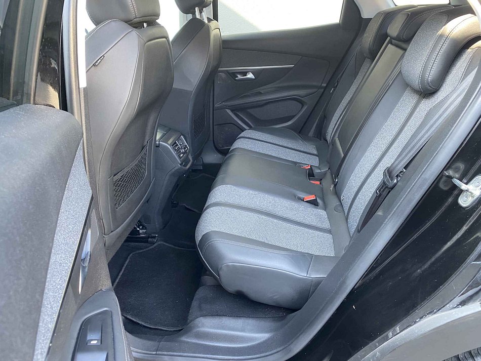 Peugeot 3008 1.2PT Allure