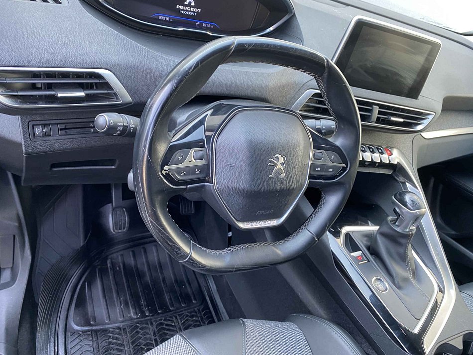Peugeot 3008 1.2PT Allure