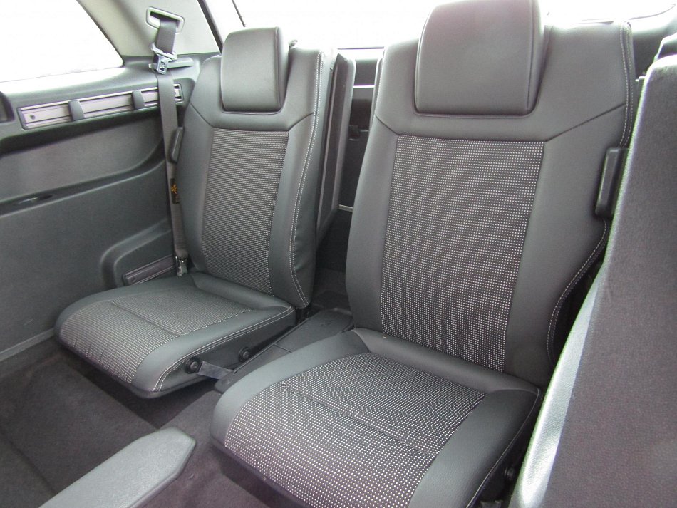 Opel Zafira 1.8 16 V  7 míst