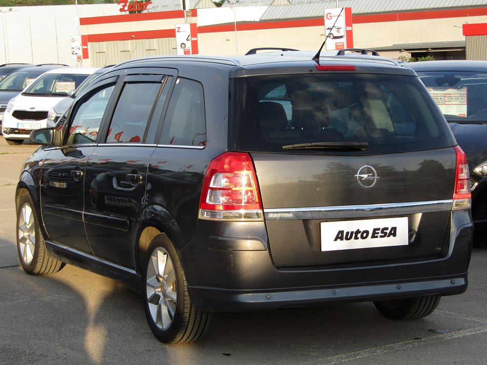 Opel Zafira 1.8 16 V  7 míst