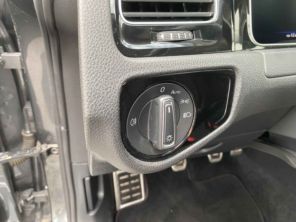 Volkswagen Golf 1.5 TSi Sound