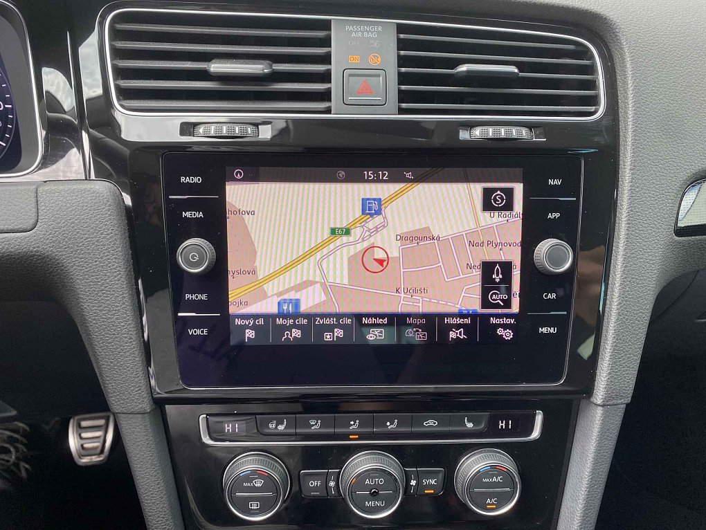Volkswagen Golf 1.5 TSi Sound