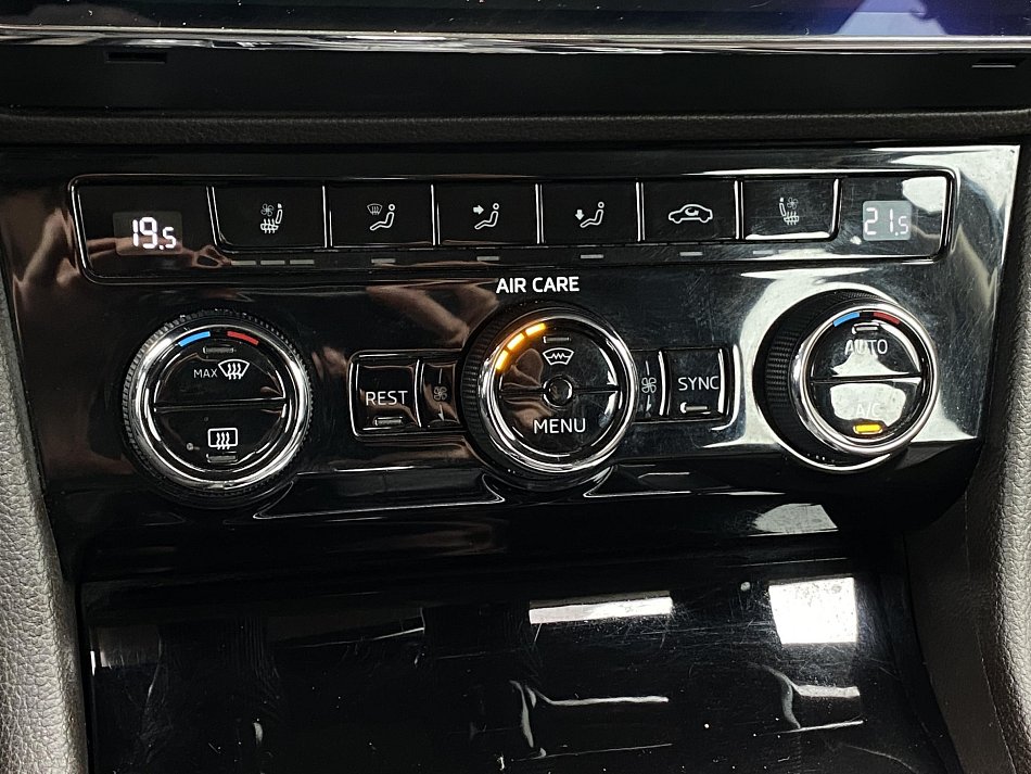 Škoda Superb III 2.0 TDi L&K 4x4