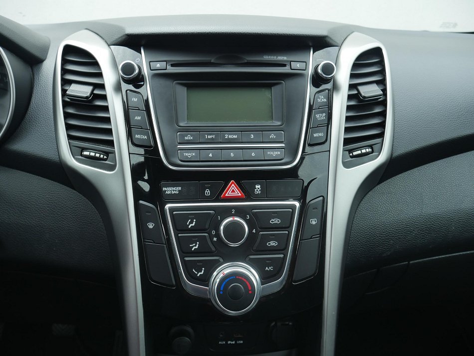 Hyundai I30 1.6 i Trikolor