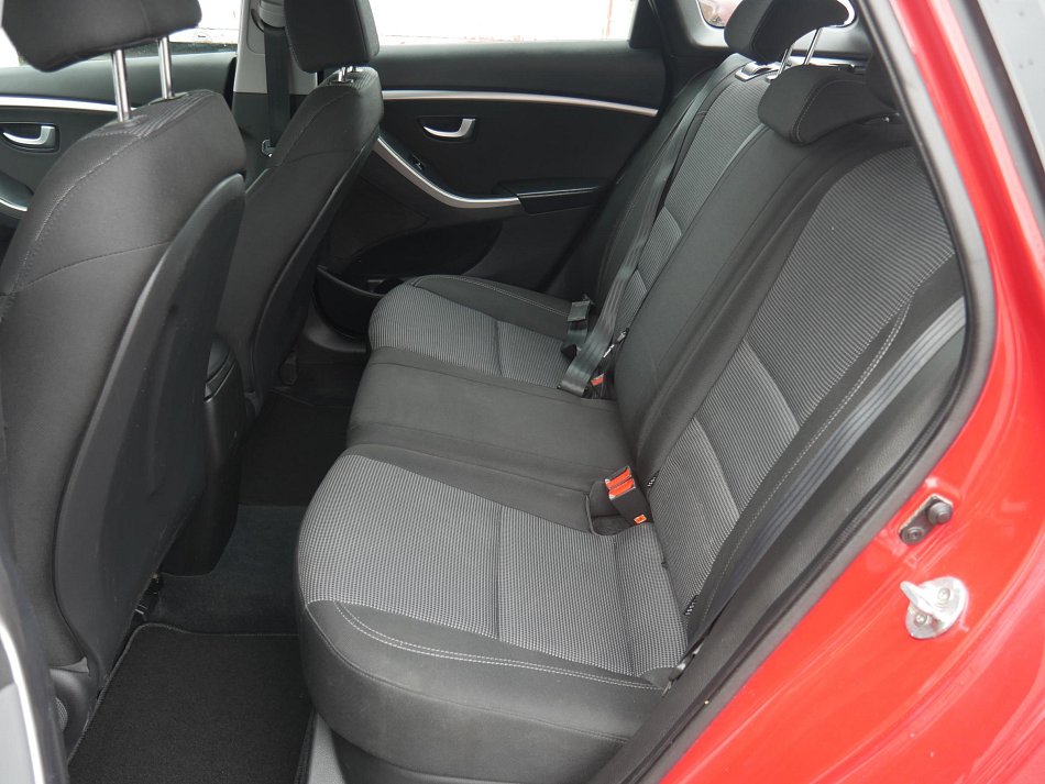 Hyundai I30 1.6 i Trikolor