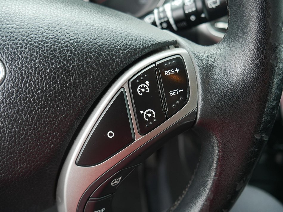 Hyundai I30 1.6 i Trikolor