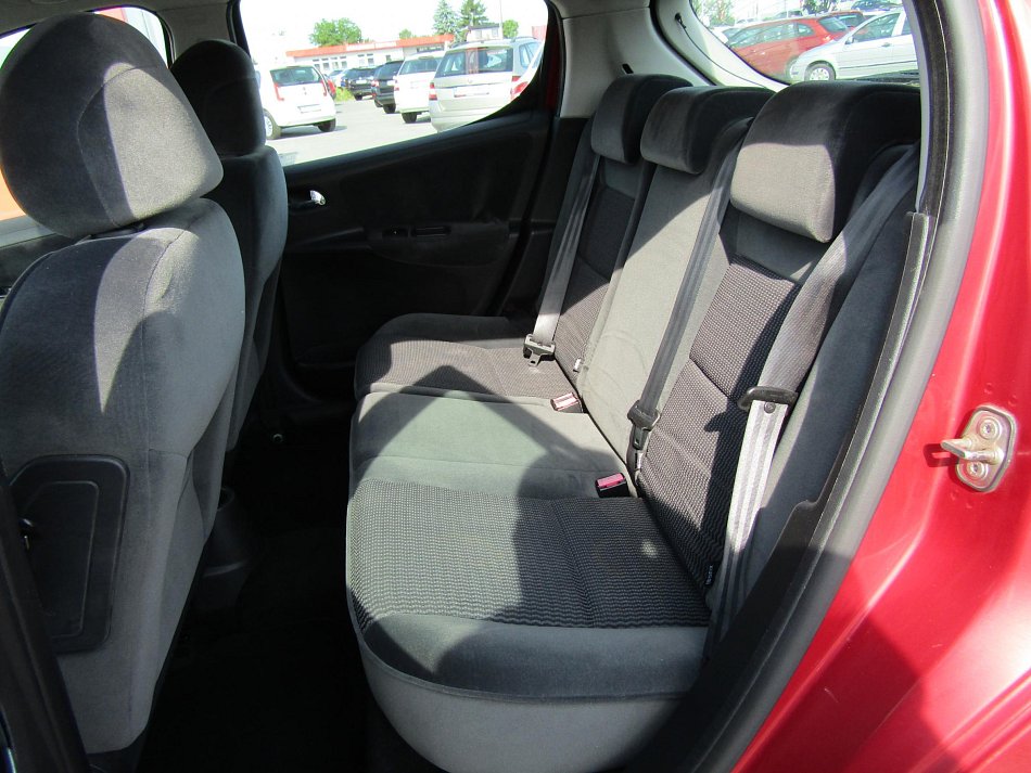 Peugeot 207 1.4 i 