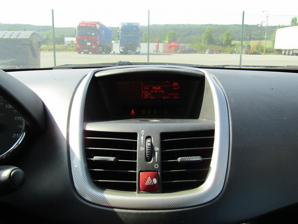 Peugeot 207 1.4 i 