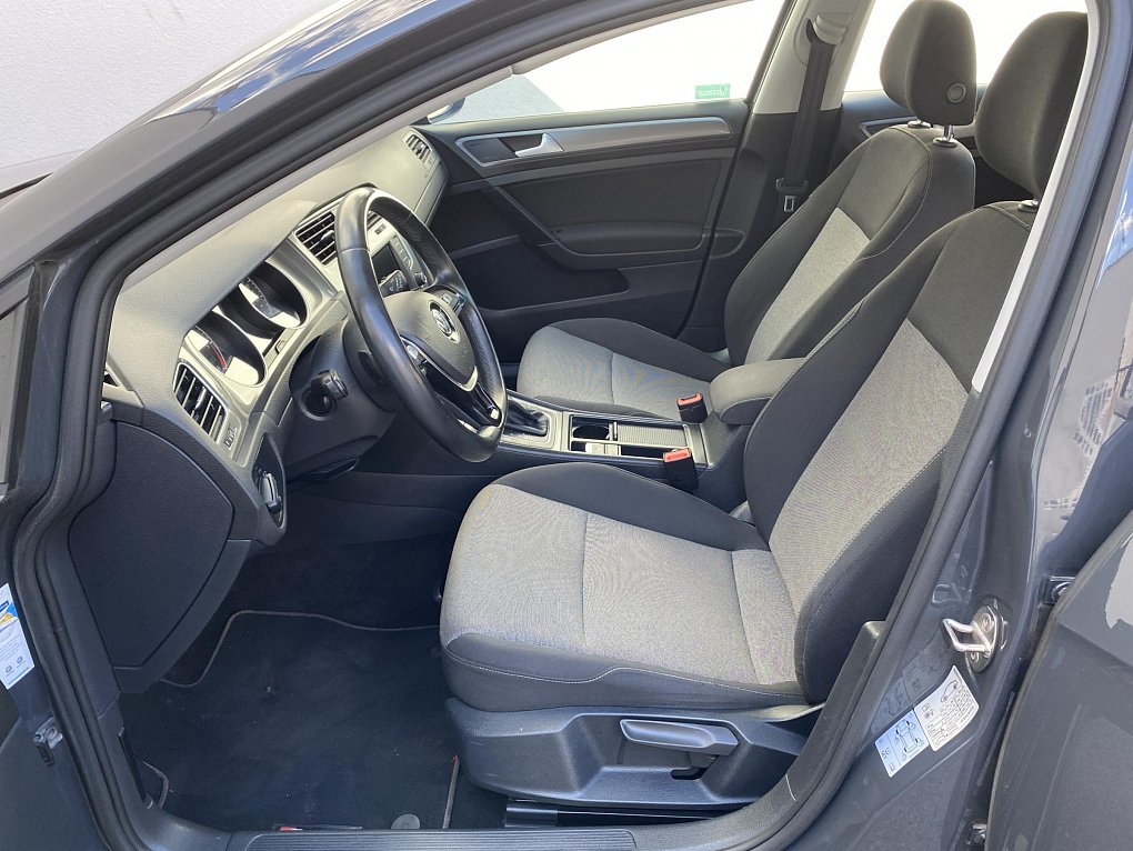Volkswagen Golf 1.6 TDi 