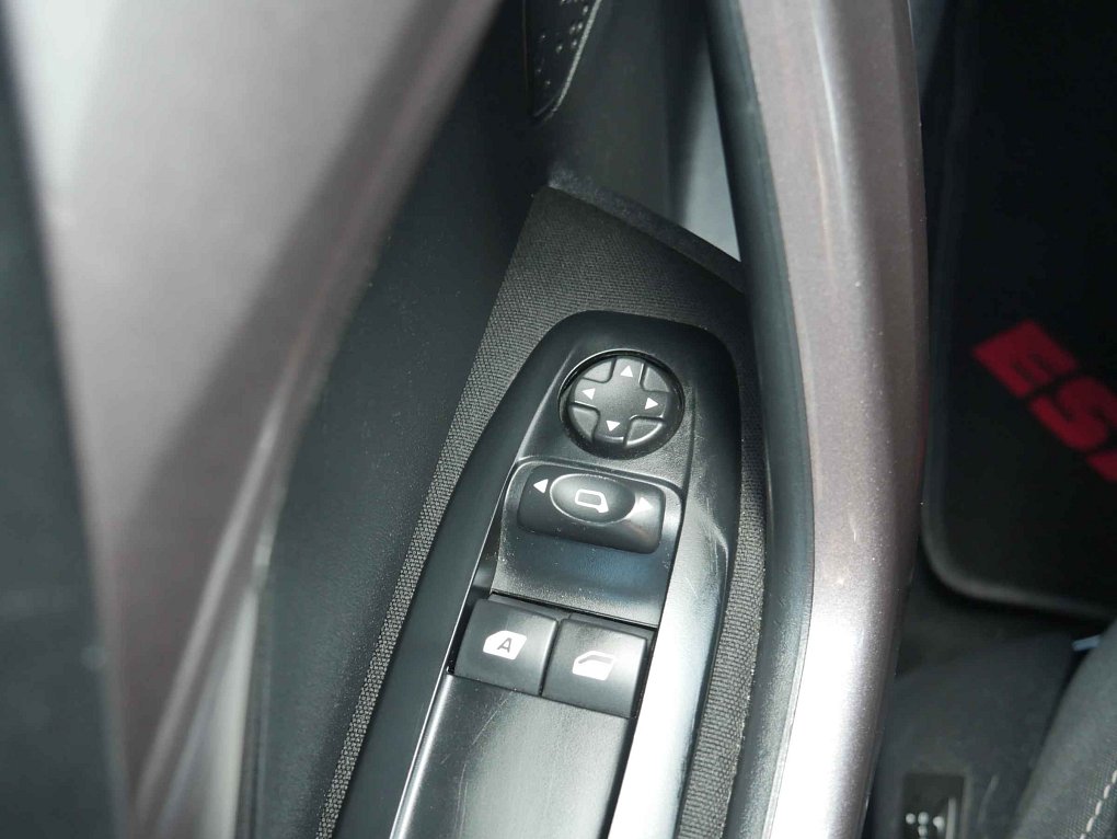 Peugeot 2008 1.2 PT 