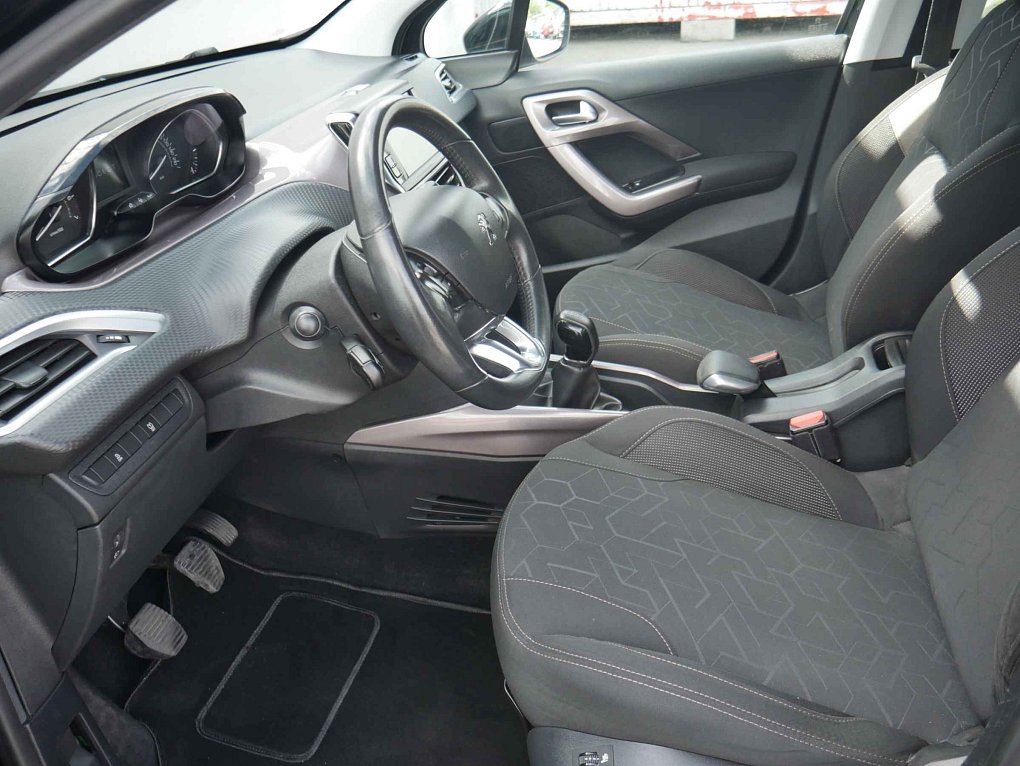 Peugeot 2008 1.2 PT 