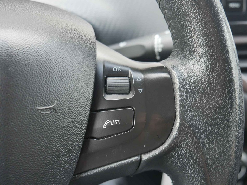 Peugeot 2008 1.2 PT 
