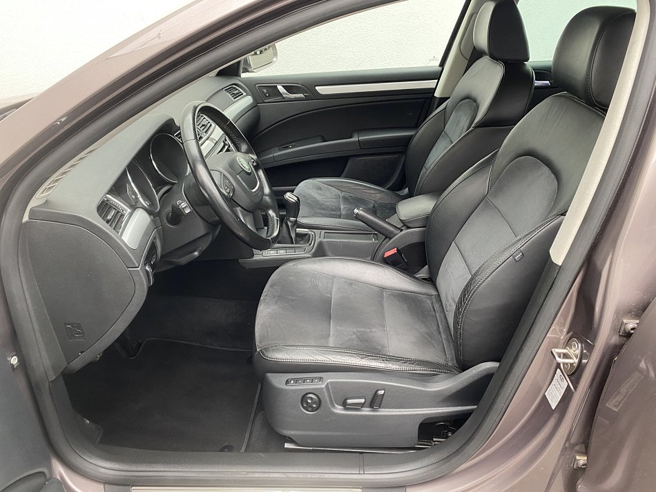 Škoda Superb II 2.0 TDi Ambition