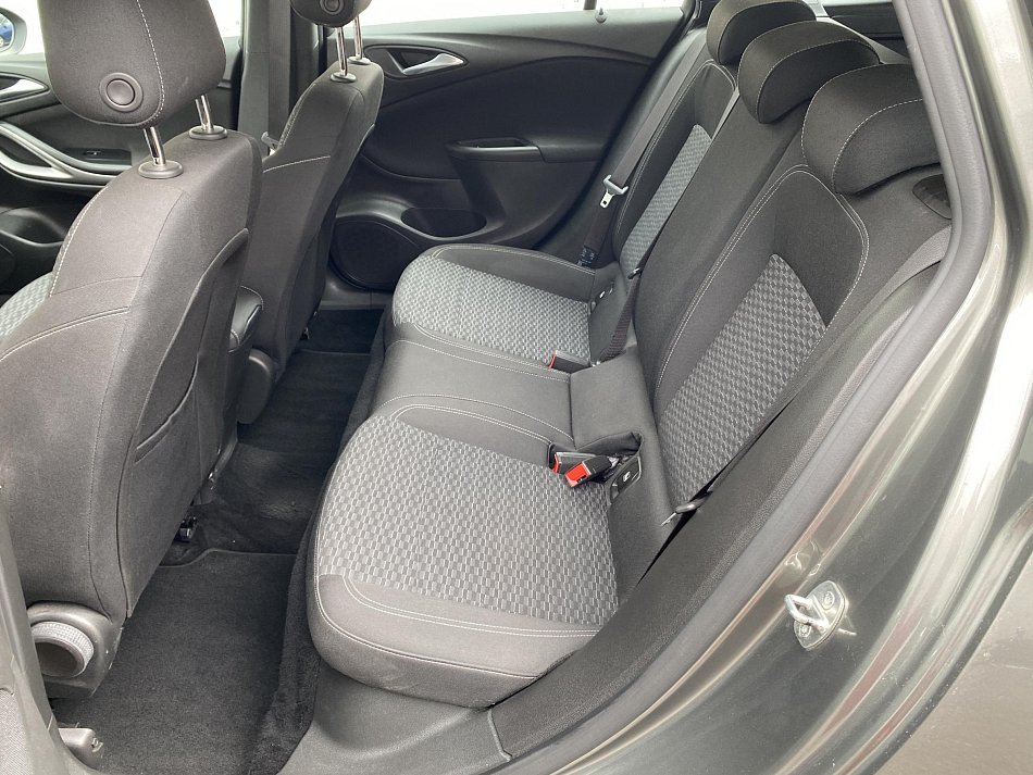 Opel Astra 1.6 CDTI 