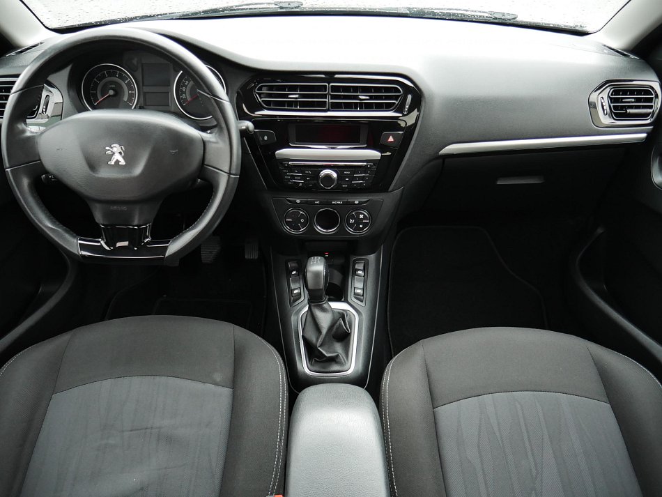Peugeot 301 1.2 i 
