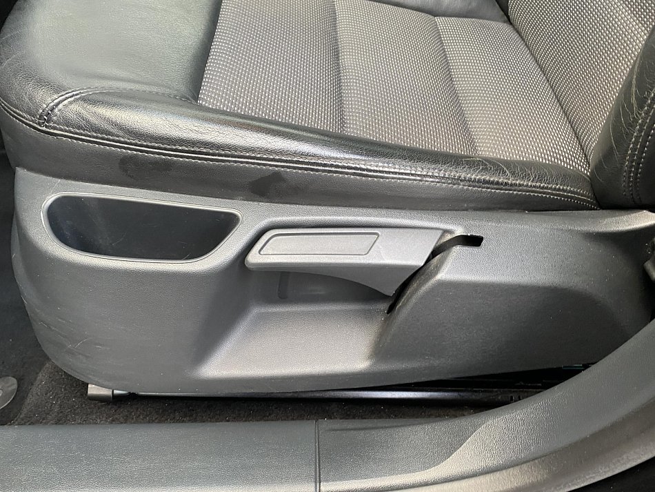 Škoda Octavia II 2.0 TDI Elegance