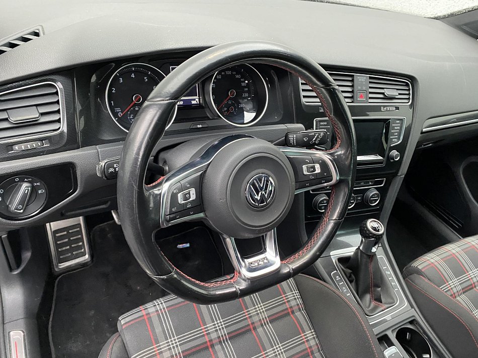 Volkswagen Golf 2.0 TSi GTi