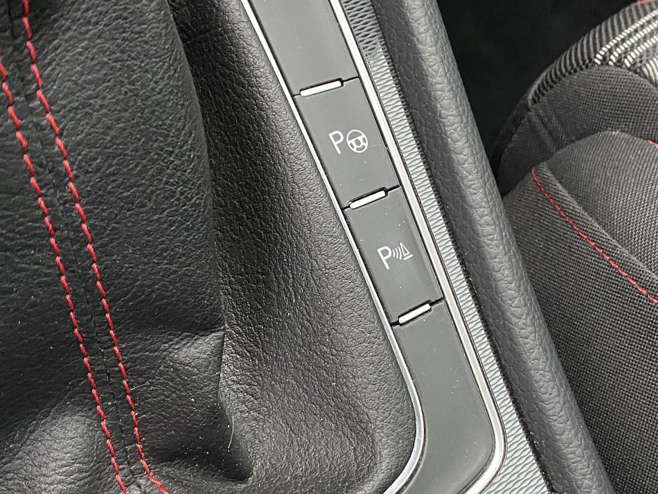 Volkswagen Golf 2.0 TSi GTi