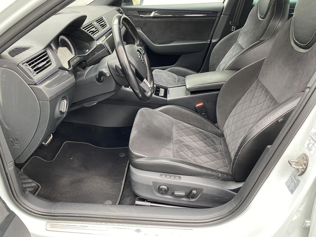 Škoda Superb III 2.0 TDi SportLine