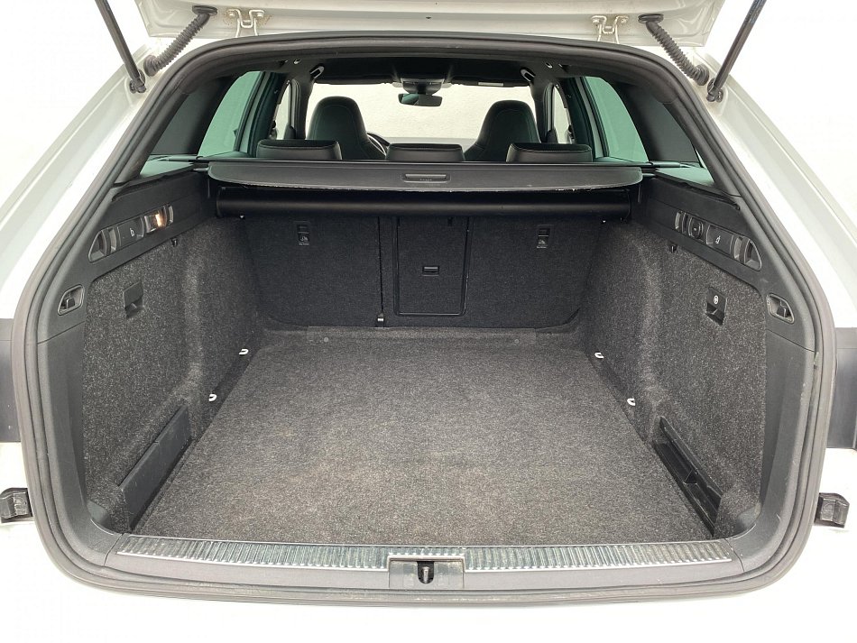 Škoda Superb III 2.0 TDi SportLine