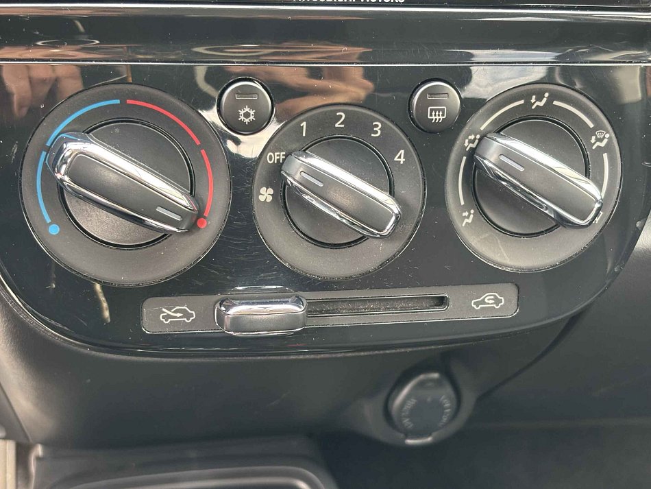 Mitsubishi Space Star 1.2i Edition Cross