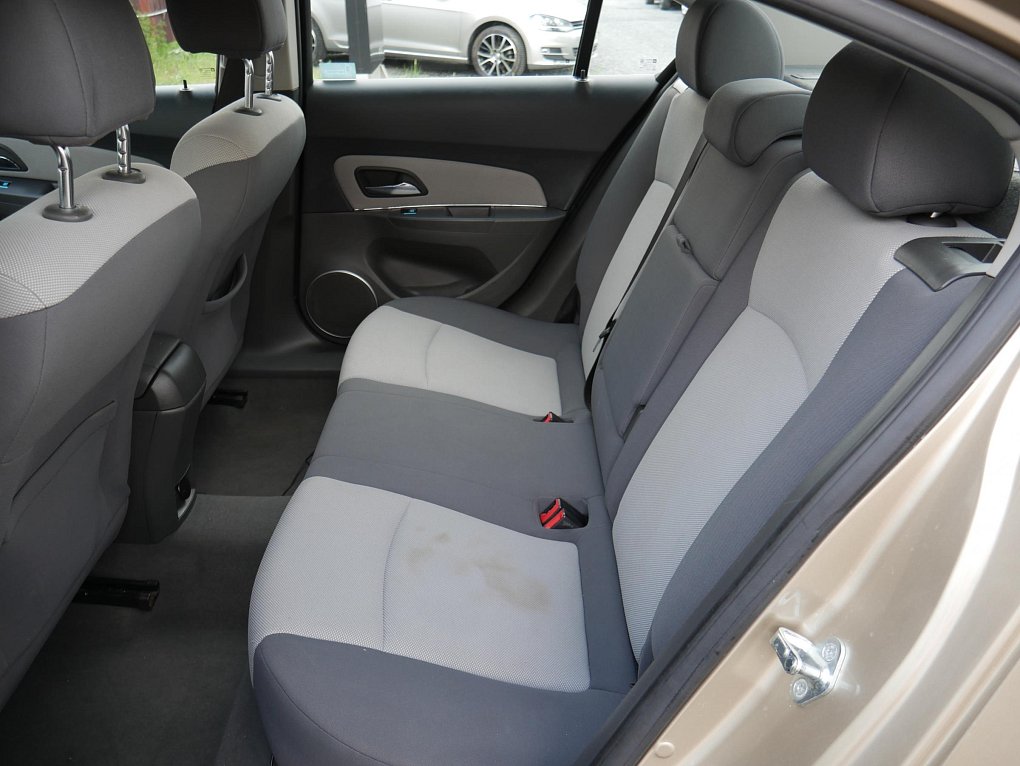 Chevrolet Cruze 1.6 i 