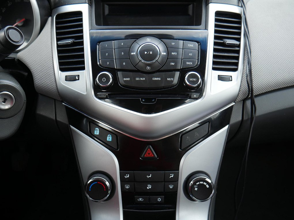 Chevrolet Cruze 1.6 i 