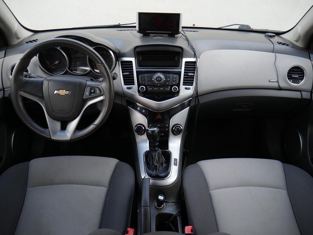 Chevrolet Cruze 1.6 i 