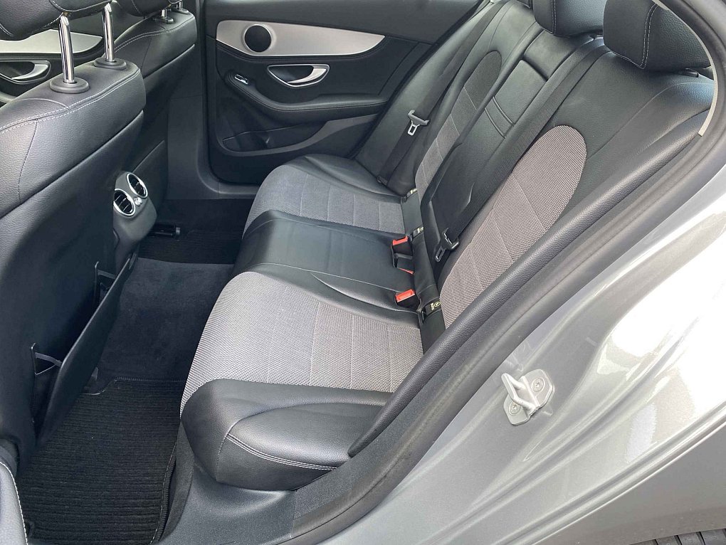 Mercedes-Benz Třída C 2.0 i Avantgarde C200