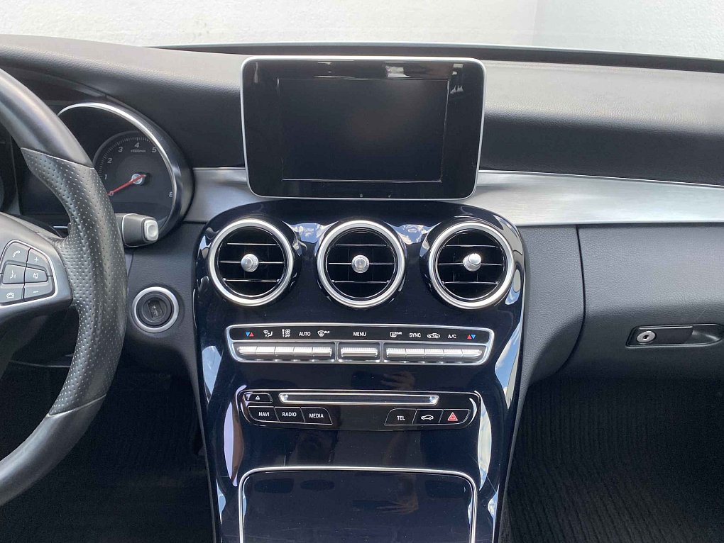 Mercedes-Benz Třída C 2.0 i Avantgarde C200