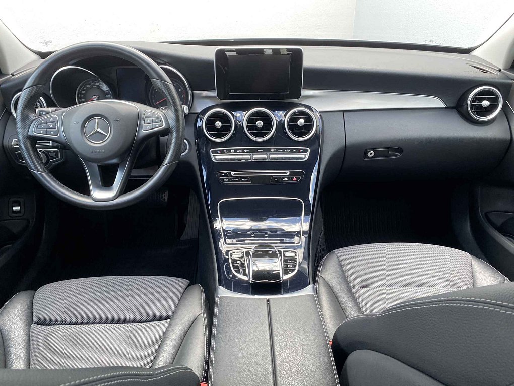 Mercedes-Benz Třída C 2.0 i Avantgarde C200