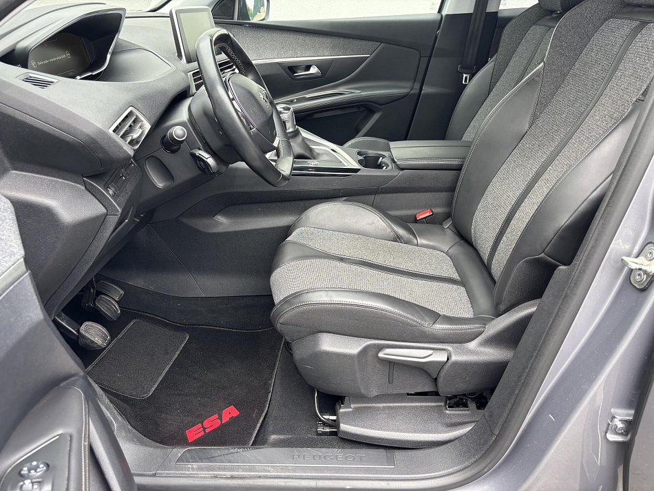 Peugeot 3008 1.2PT Allure