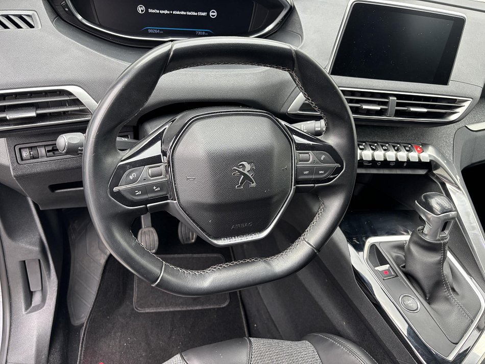 Peugeot 3008 1.2PT Allure