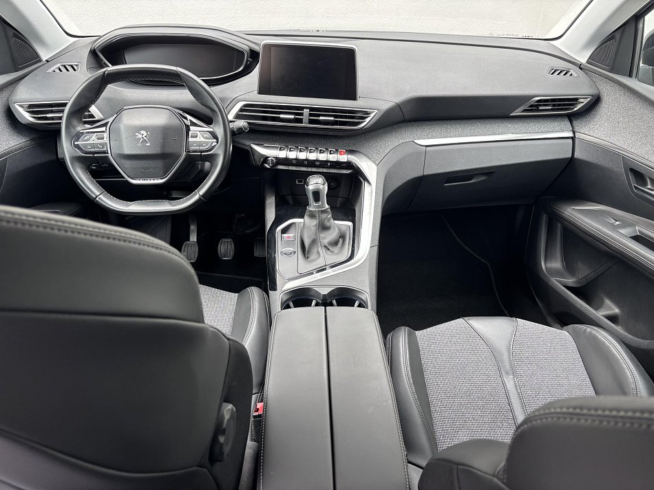 Peugeot 3008 1.2PT Allure