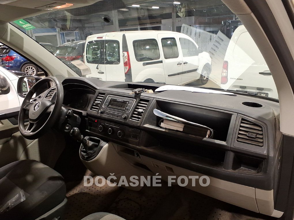Volkswagen Transporter 2.0TDi  L2H1