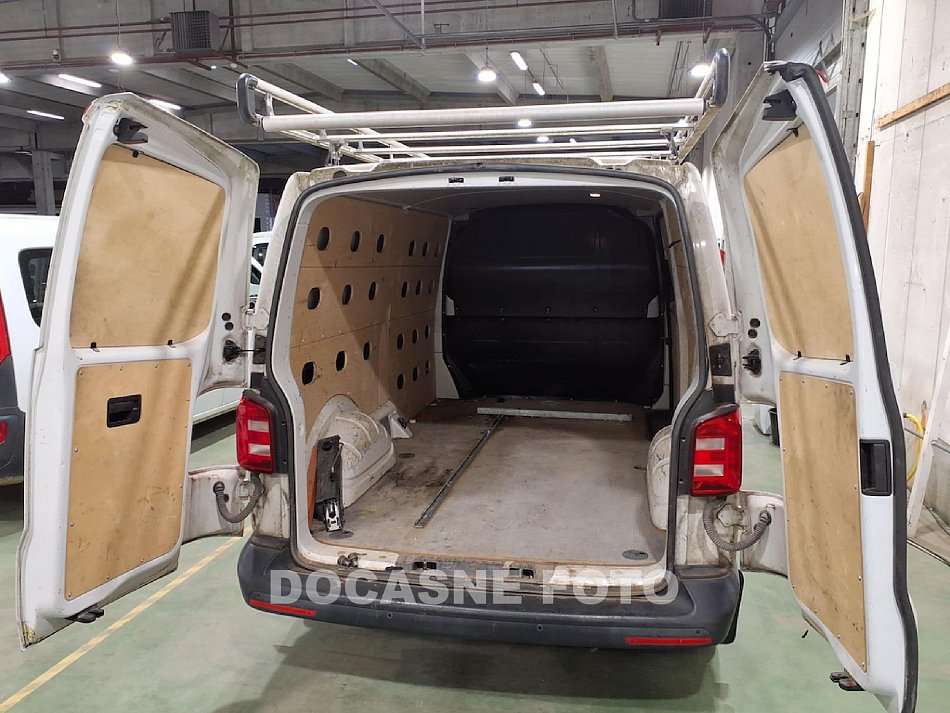 Volkswagen Transporter 2.0TDi  L2H1