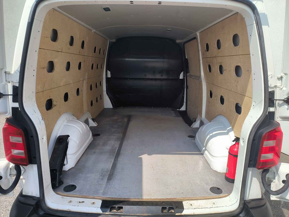 Volkswagen Transporter 2.0TDi  L2H1