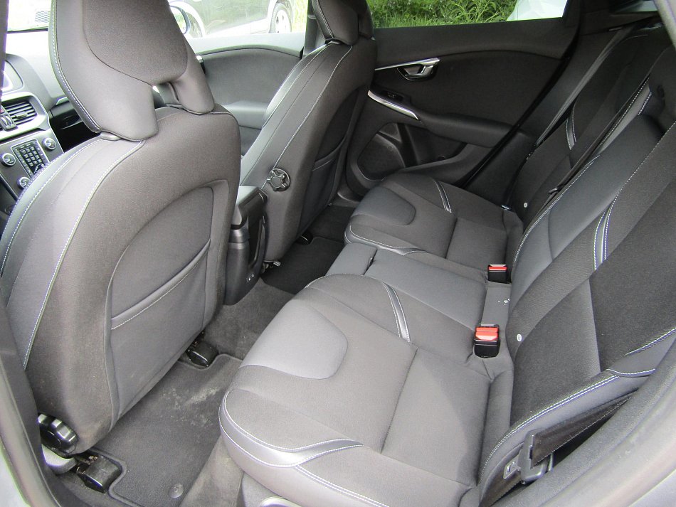 Volvo V40 2.0D 