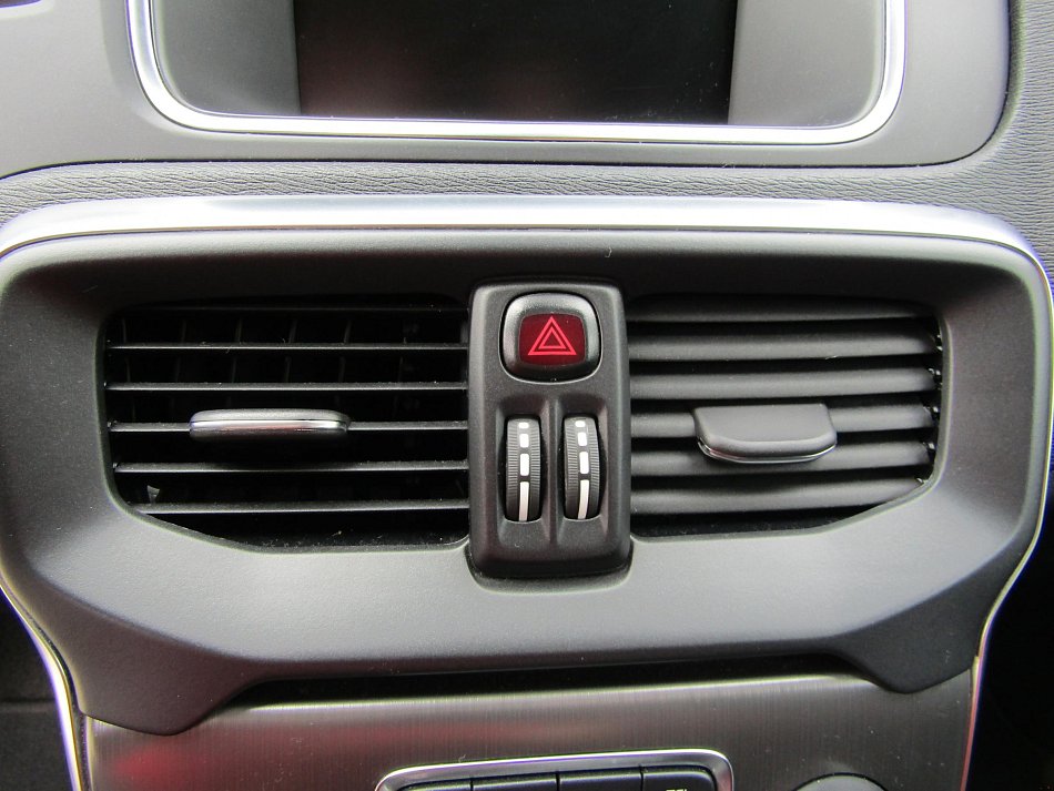 Volvo V40 2.0D 