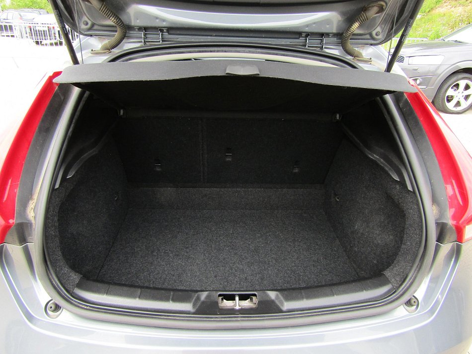Volvo V40 2.0D 
