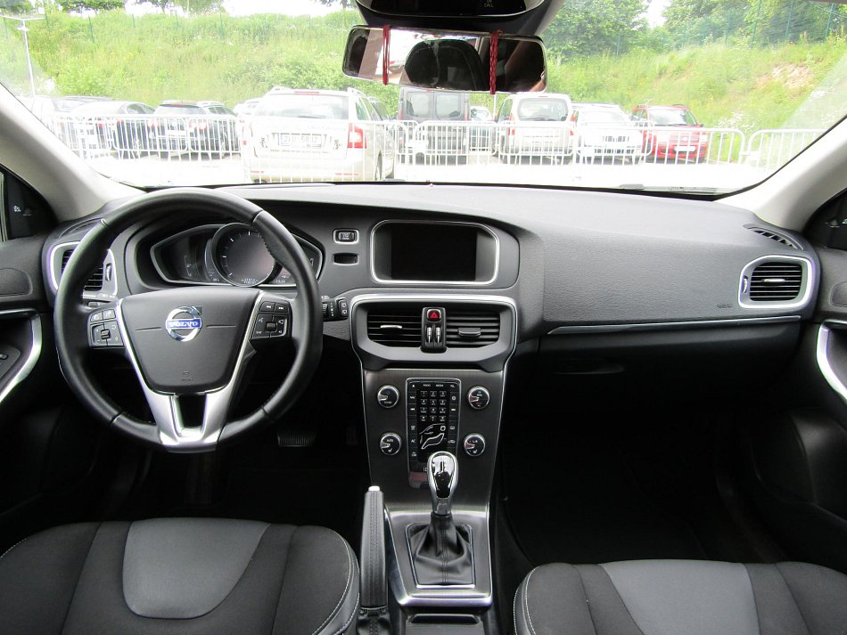 Volvo V40 2.0D 