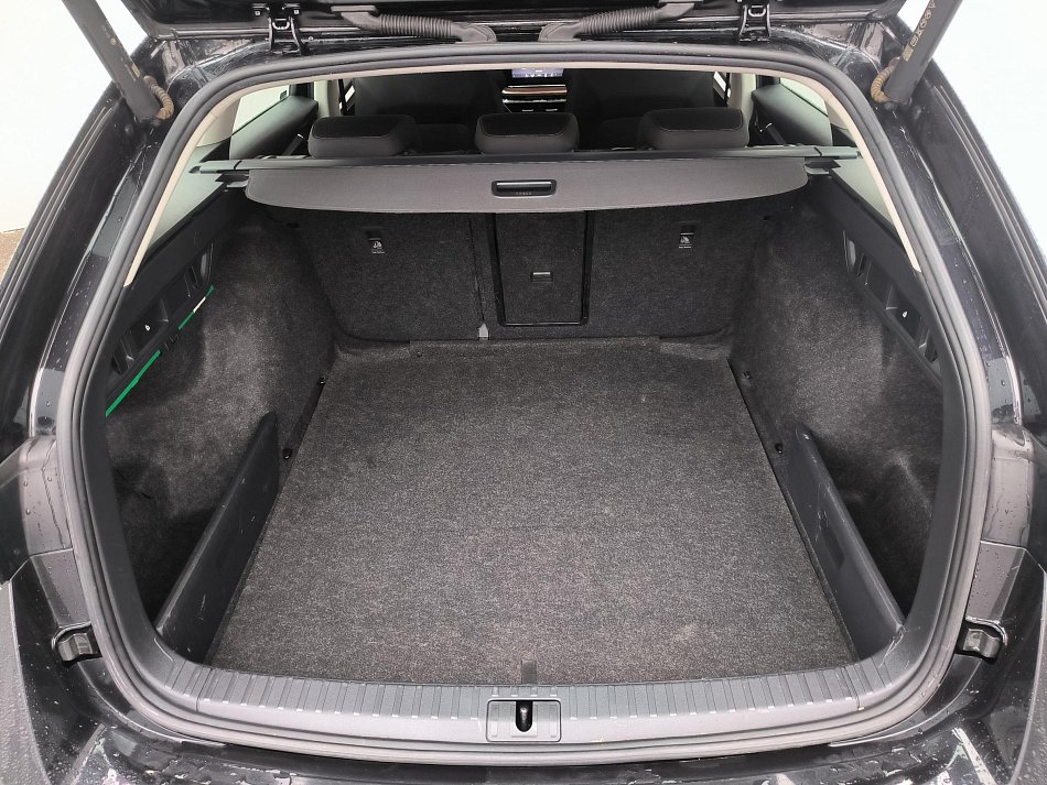 Škoda Octavia IV 2.0 TDi Scout 4X4