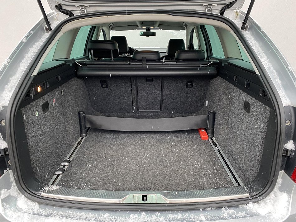 Škoda Superb II 2.0TDi Elegance