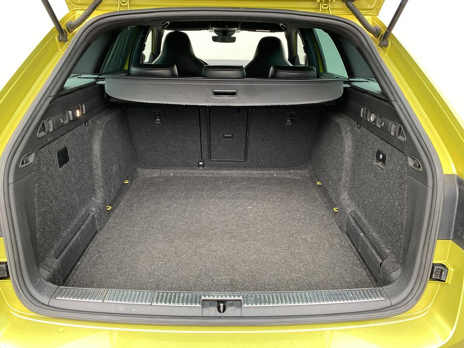 Škoda Superb III 2.0TDi SportLine