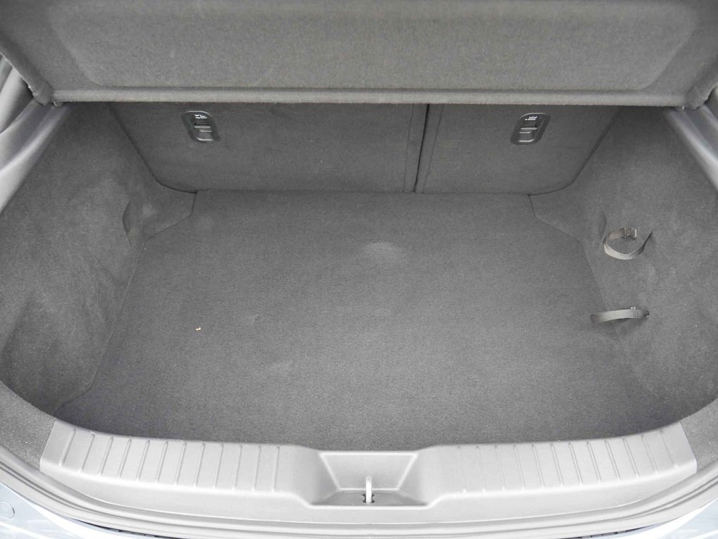 Mazda 3 2.0i 